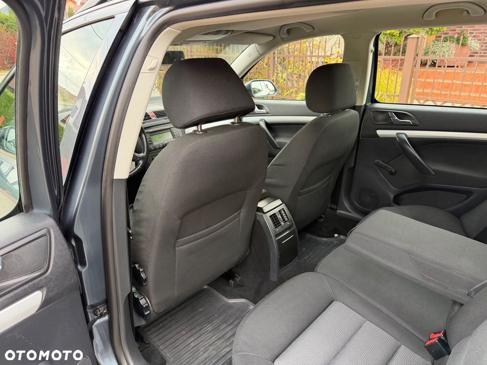 Skoda Octavia 1.6 Combi Ambiente - 21