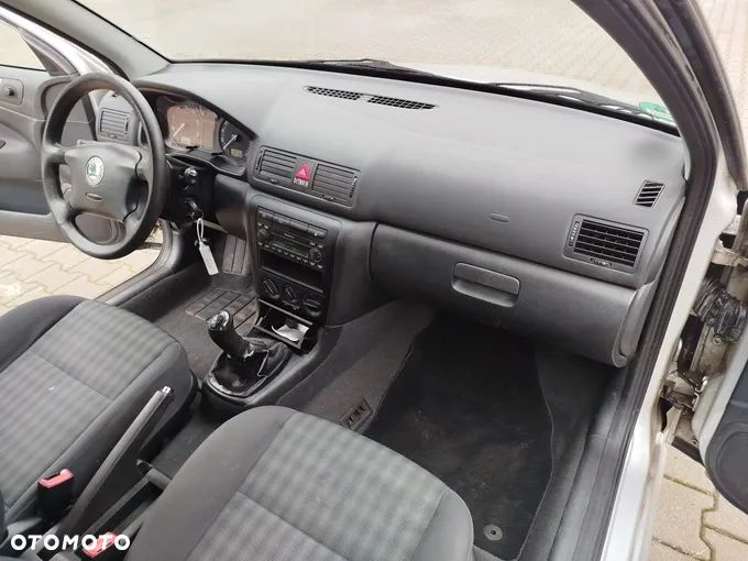 Skoda Octavia 1.6 Selection - 11