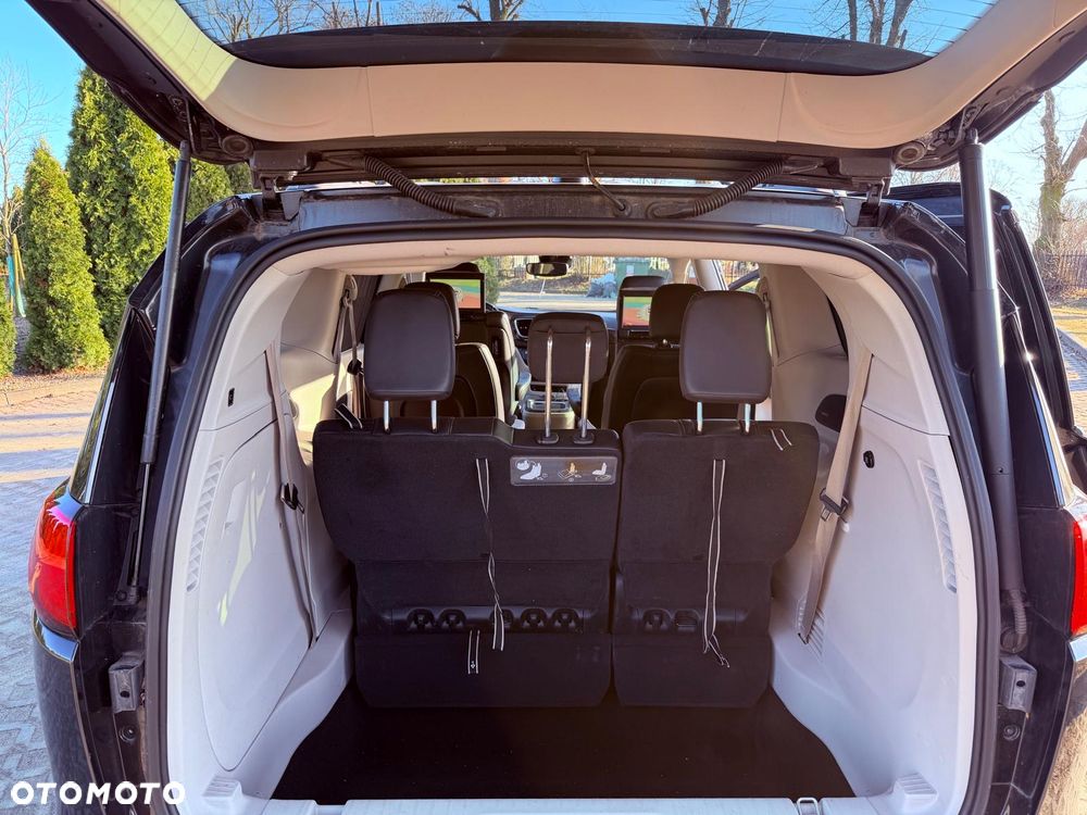 Chrysler Pacifica - 12