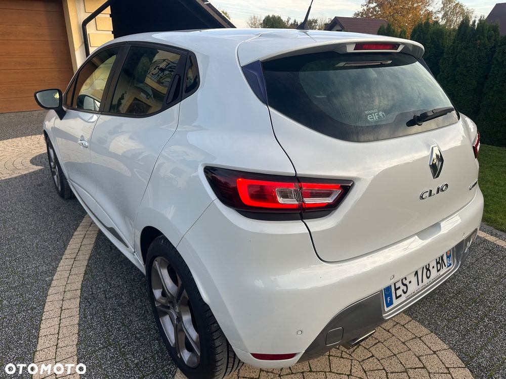 Renault Clio - 10