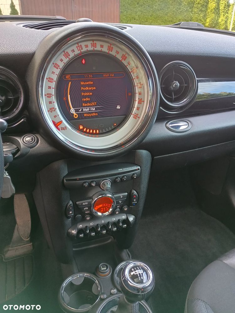 MINI Cooper Standard - 24