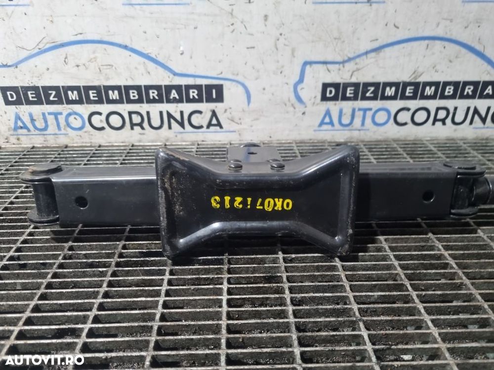 Cric SsangYong Rexton Facelift 2006 2006 - 2012 (1301) - 2