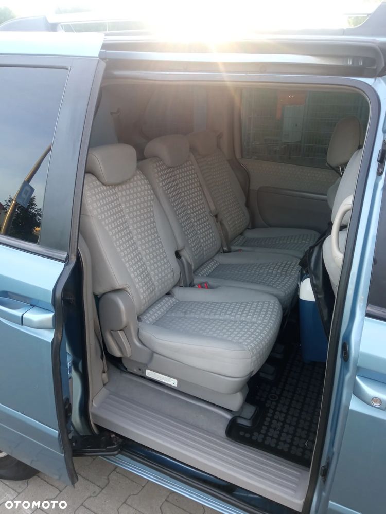 Kia Carnival - 9
