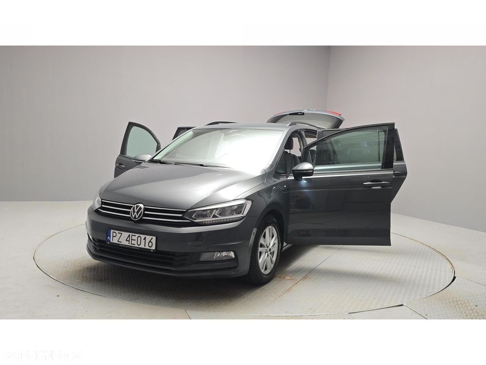 Volkswagen Touran - 15