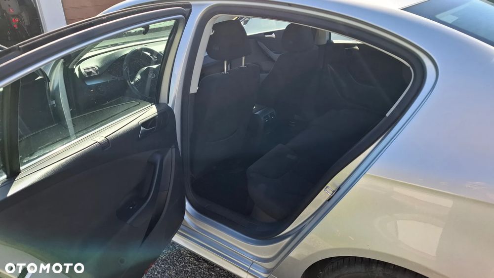 Volkswagen Passat 1.8 TSI Comfortline - 19