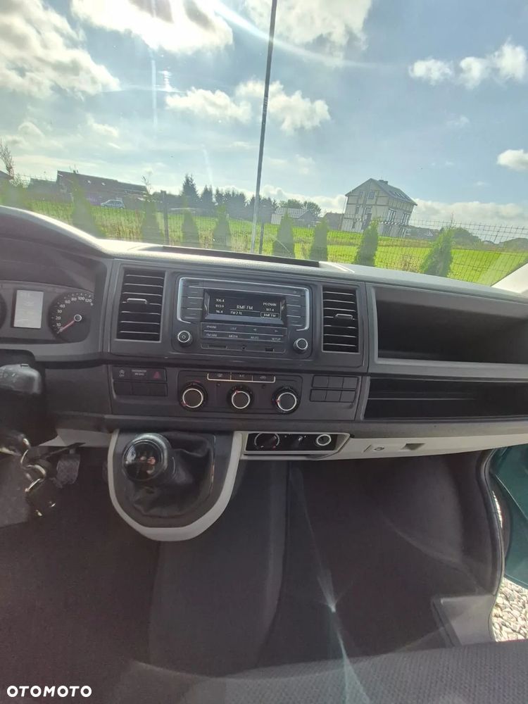 Volkswagen Caravelle - 33