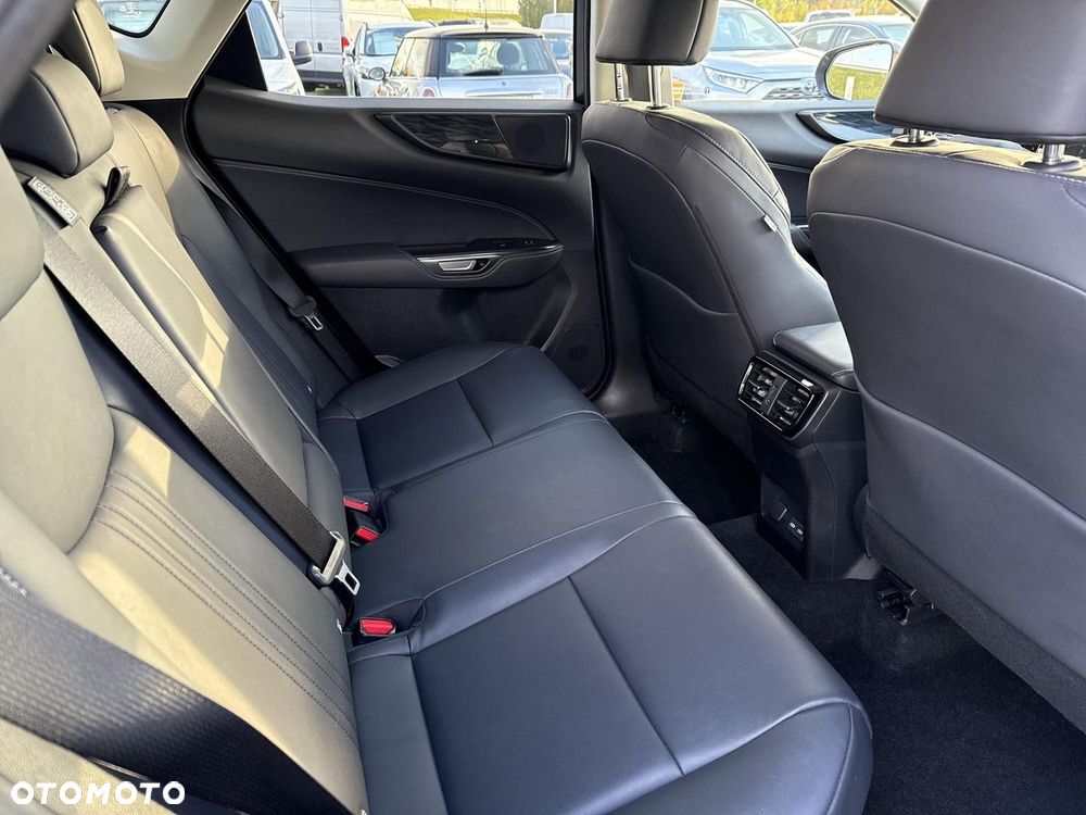 Lexus NX 350h Prestige AWD - 22
