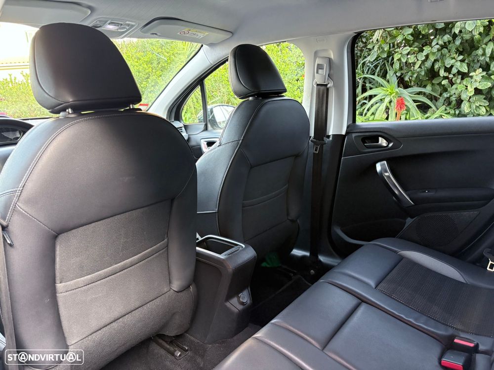 Peugeot 2008 1.2 PureTech Allure - 50