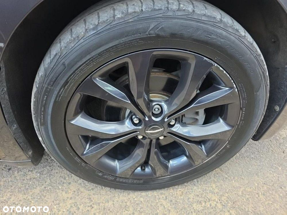 Chrysler Pacifica - 16
