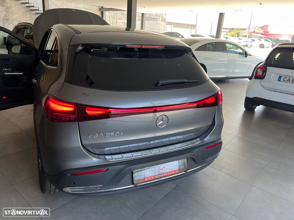 Mercedes-Benz EQA 250+ Progressive - 10