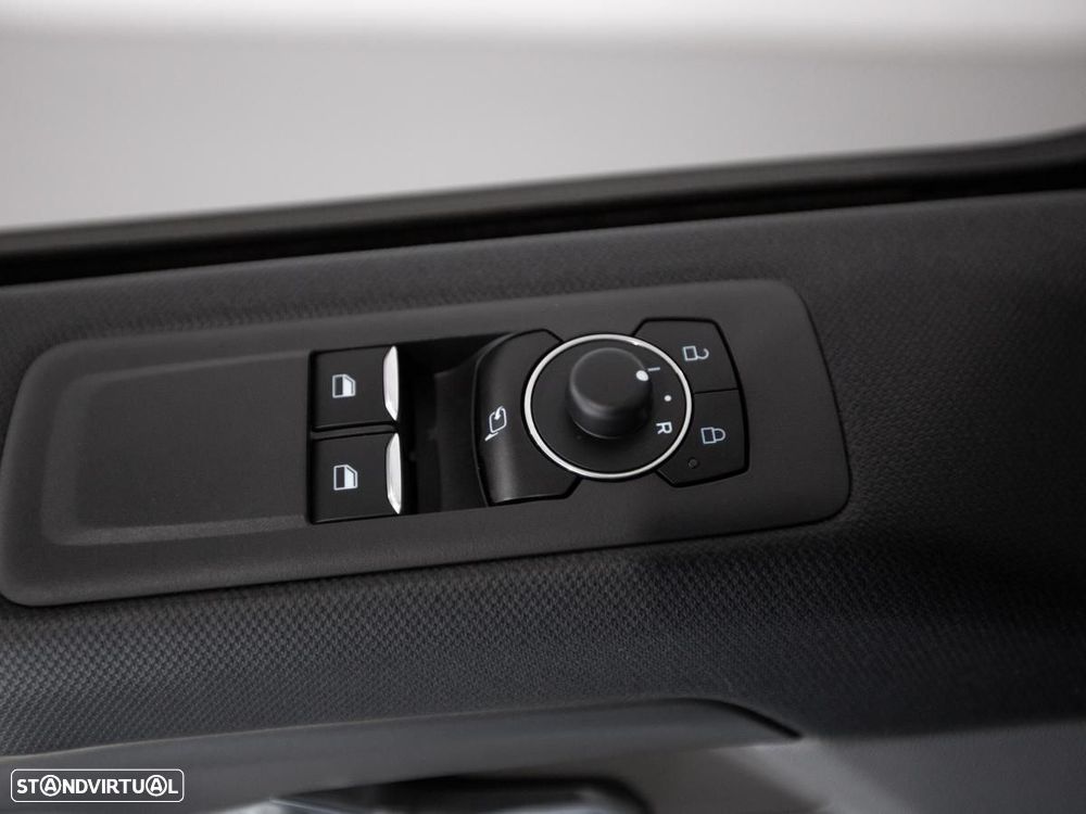 Ford Tourneo Custom - 26