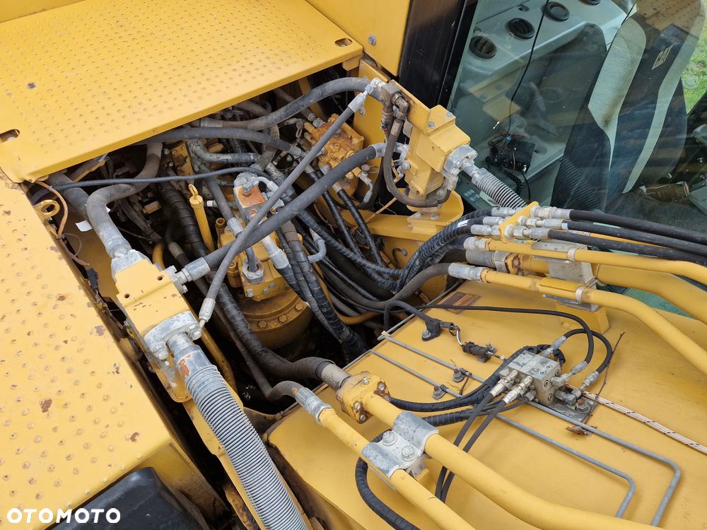 Caterpillar 329E - 9