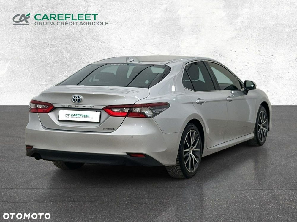 Toyota Camry - 4