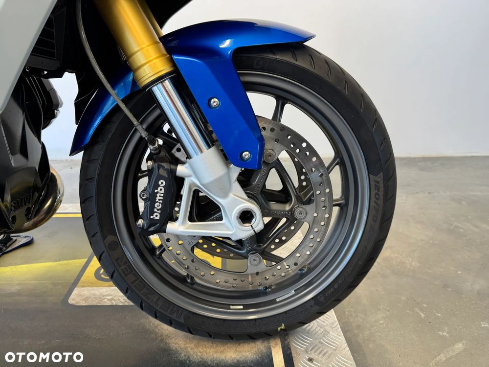 BMW R - 8