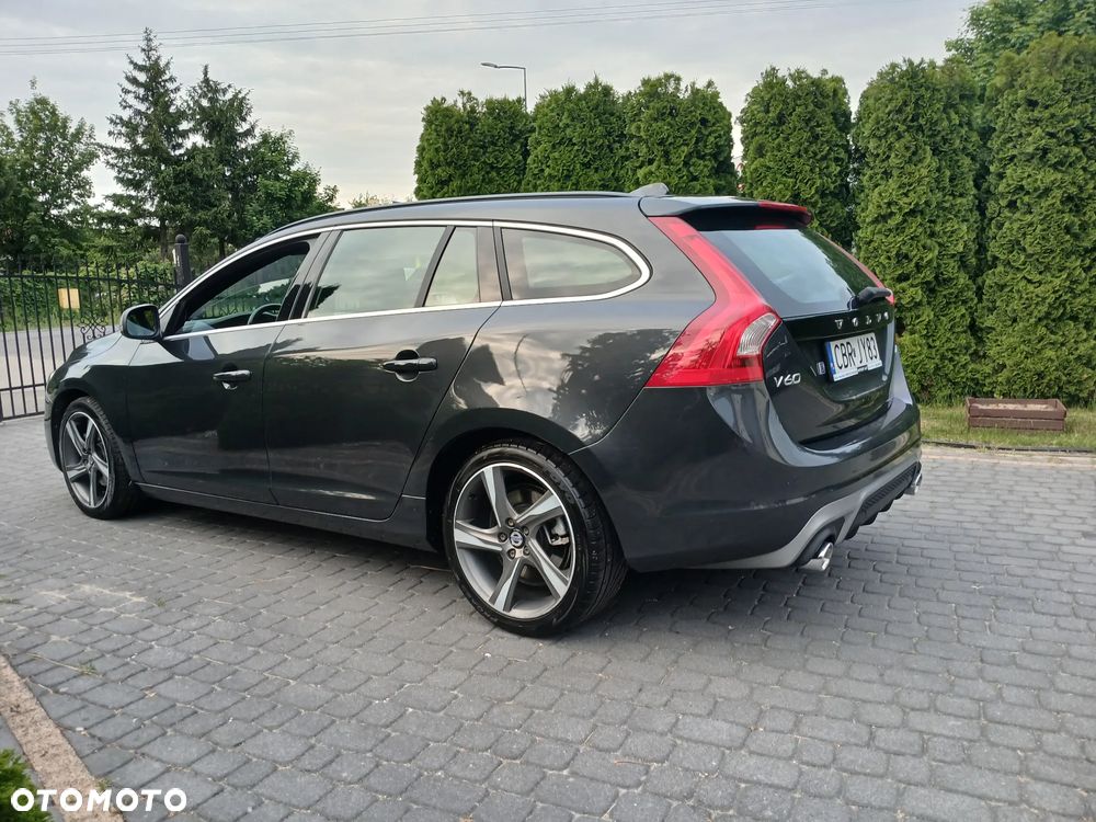 Volvo V60 D3 R-Design - 21