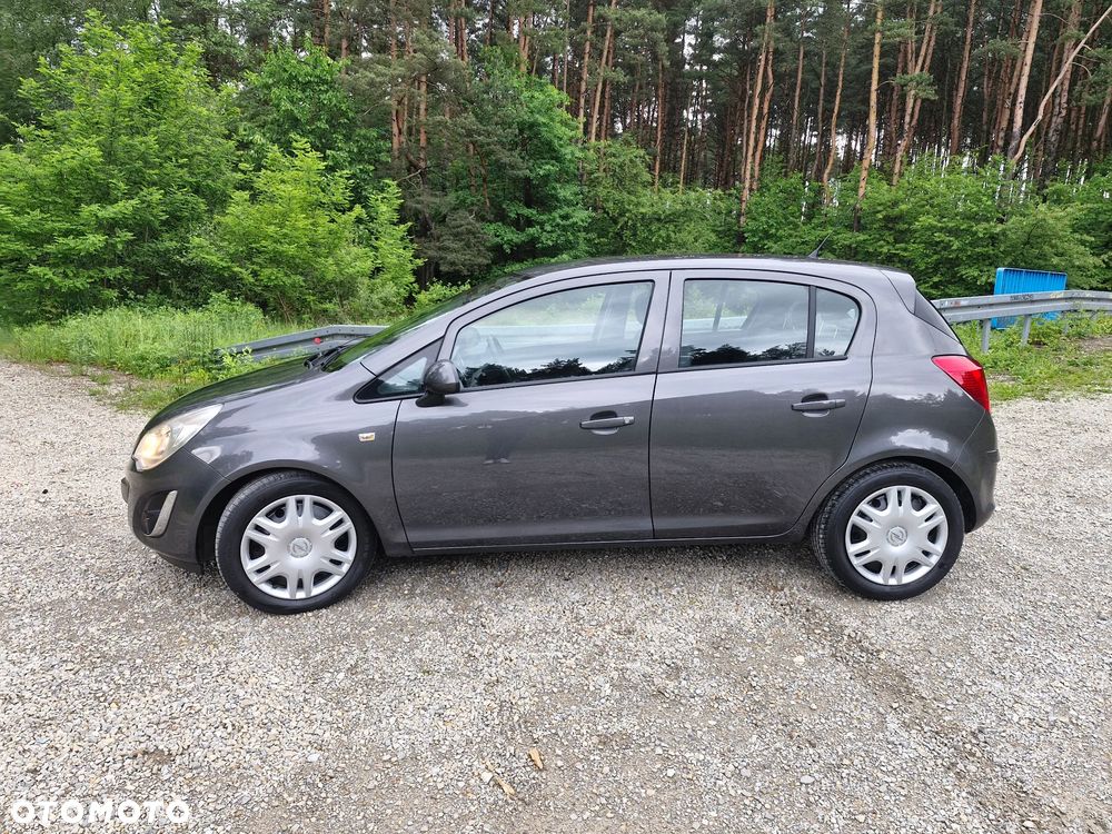 Opel Corsa 1.4 16V Cosmo - 2