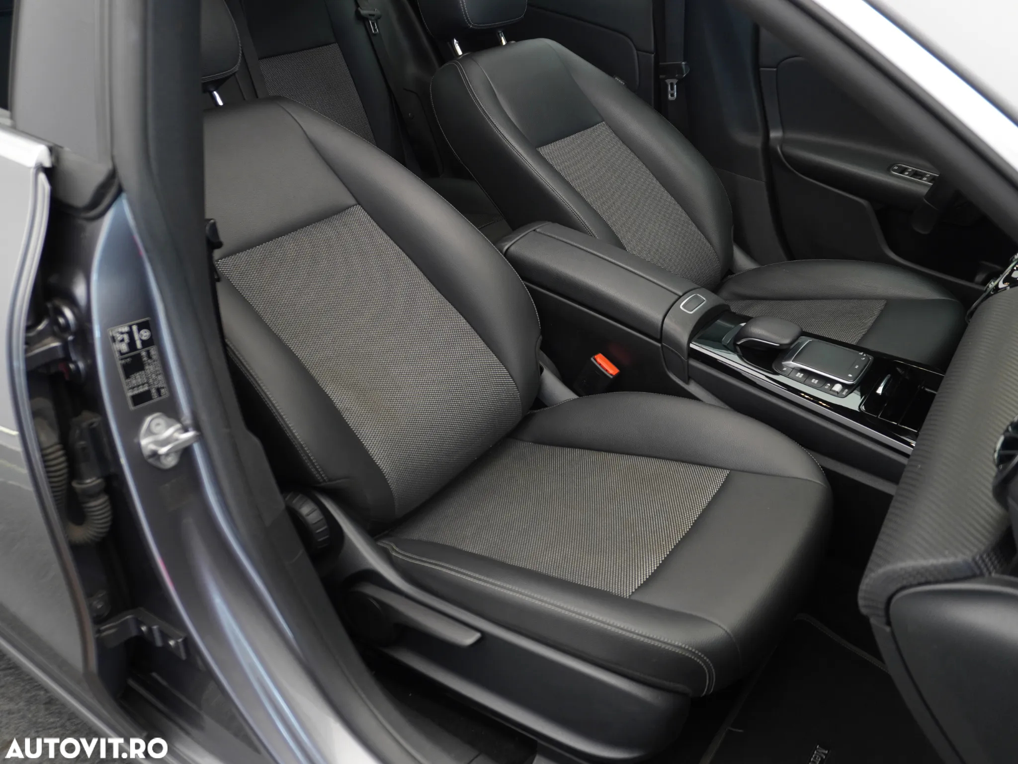 Mercedes-Benz CLA 180 d 7G-DCT - 8