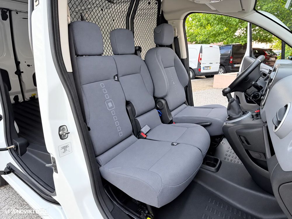 Citroën BERLINGO 1.6 HDI 90 CV - LONGA - 3 LUGARES - 30