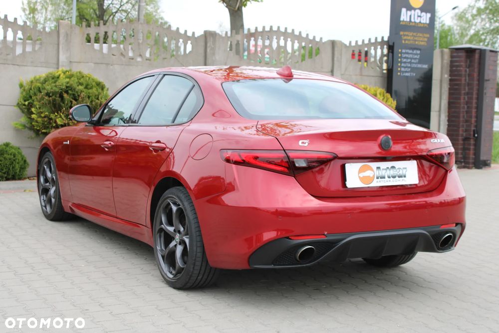 Alfa Romeo Giulia 2.0 Turbo 16V AT8-Q4 Veloce Ti - 6