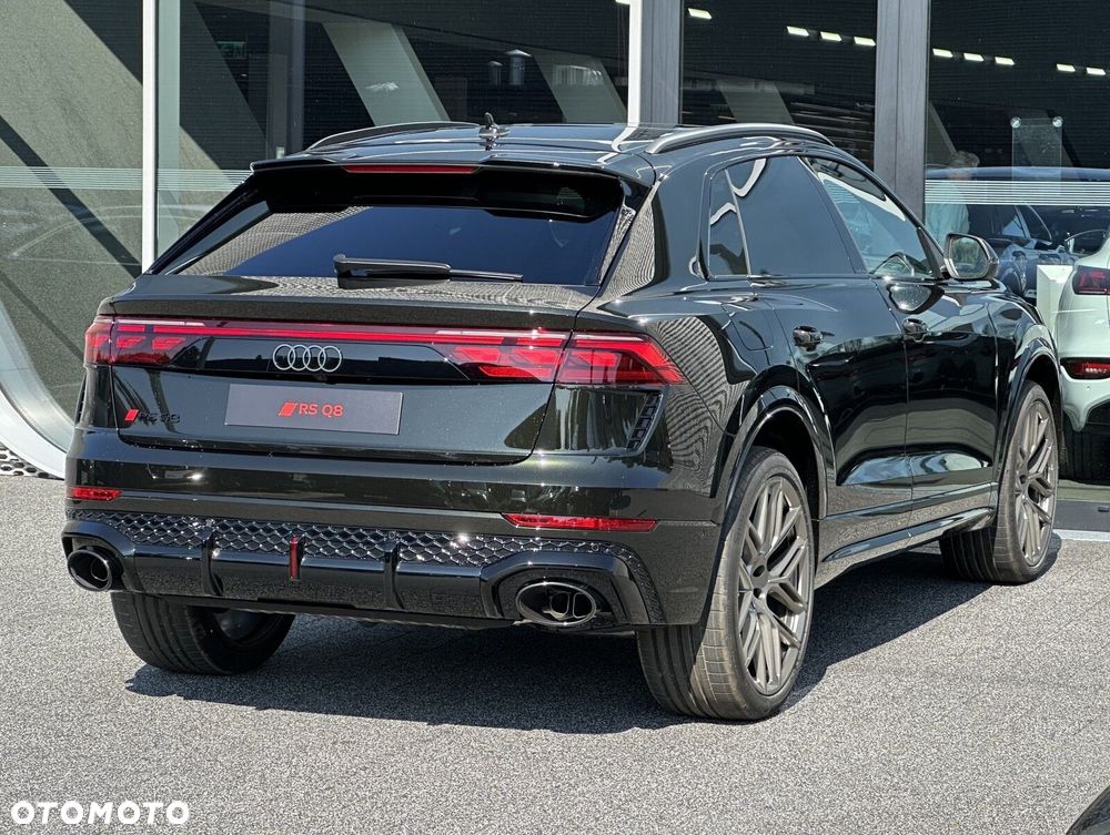 Audi RS Q8 - 8