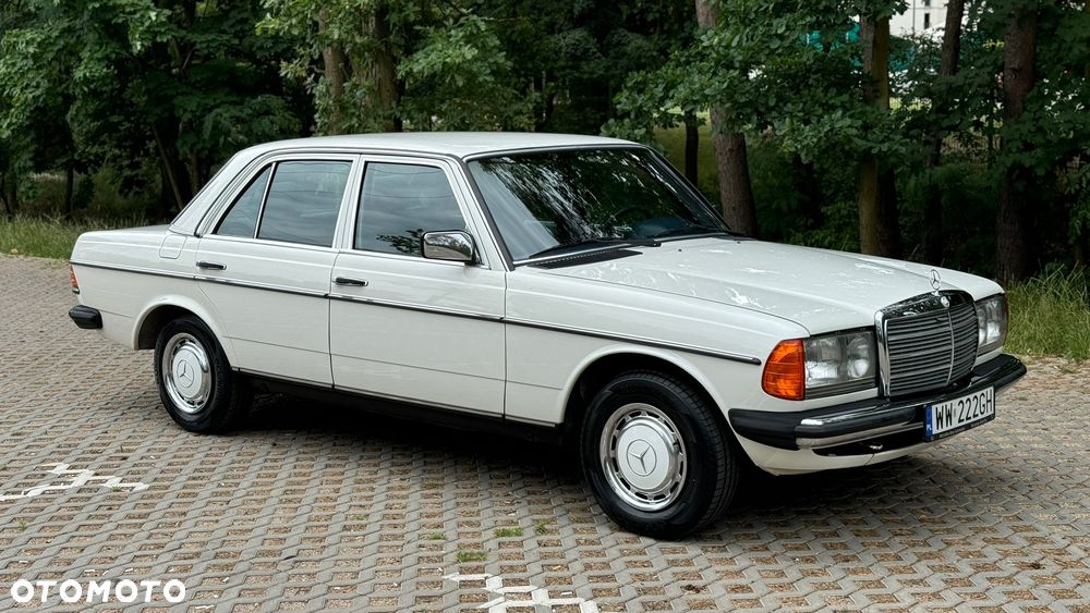 Mercedes-Benz W123 - 4