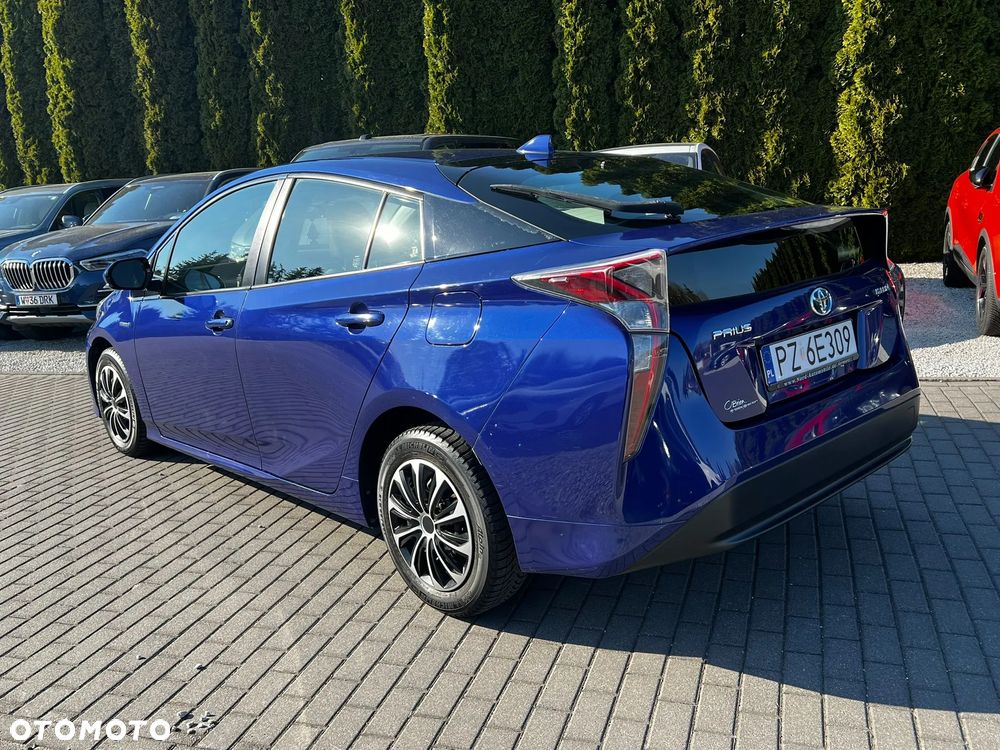 Toyota Prius Hybrid - 5