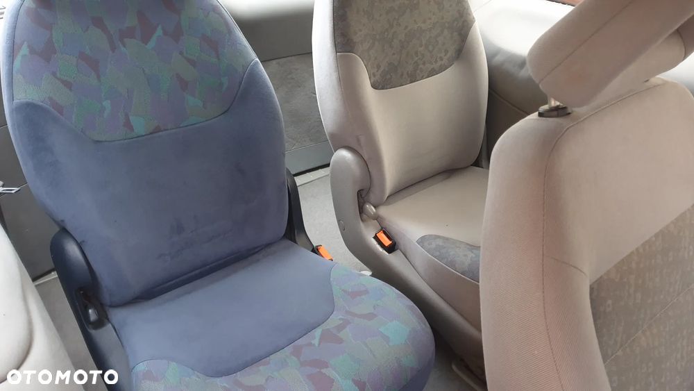 Ford Galaxy 2.0 GLX - 19