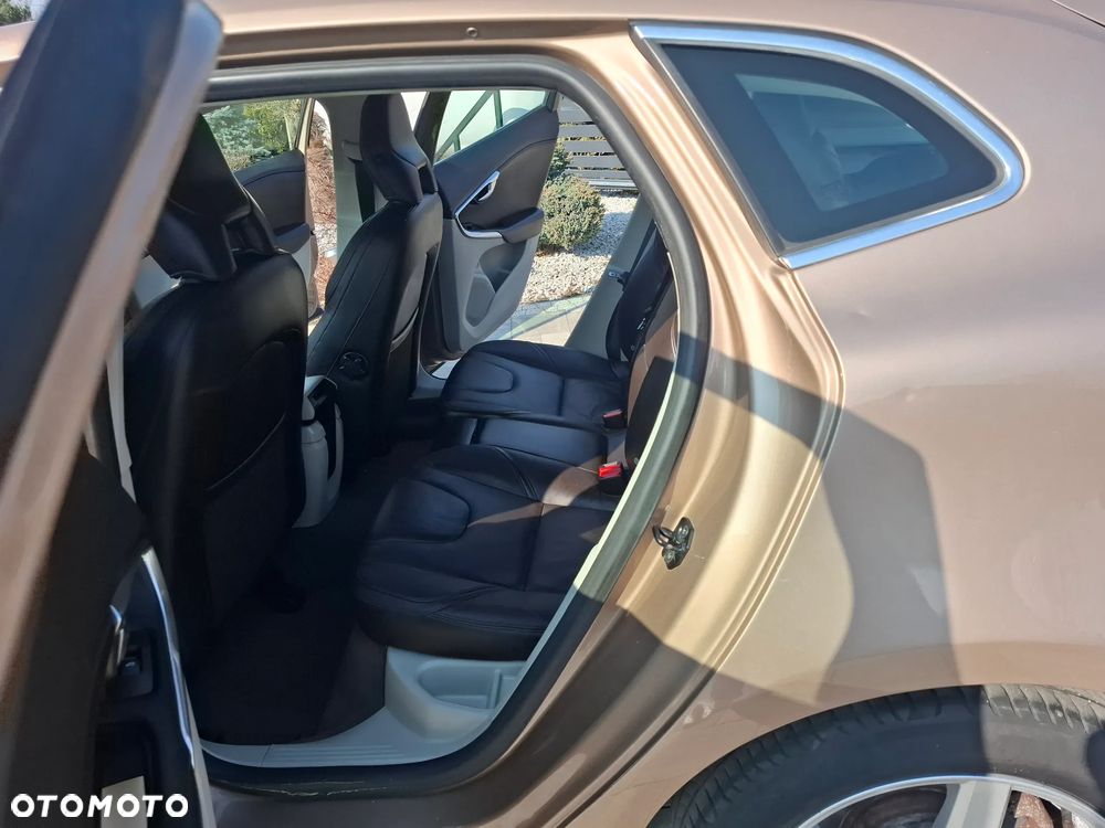 Volvo V40 D2 Kinetic - 22
