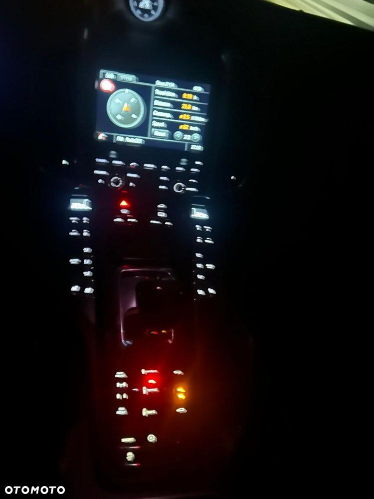 Porsche Cayenne - 29