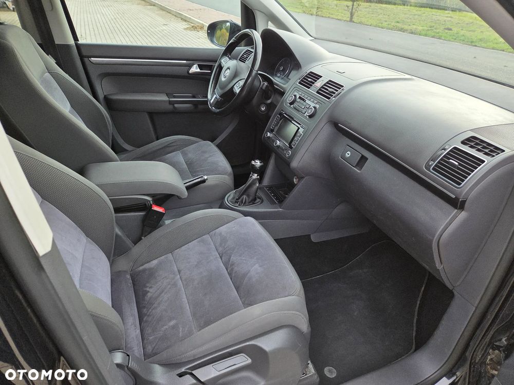 Volkswagen Touran 2.0 TDI DPF Highline - 15