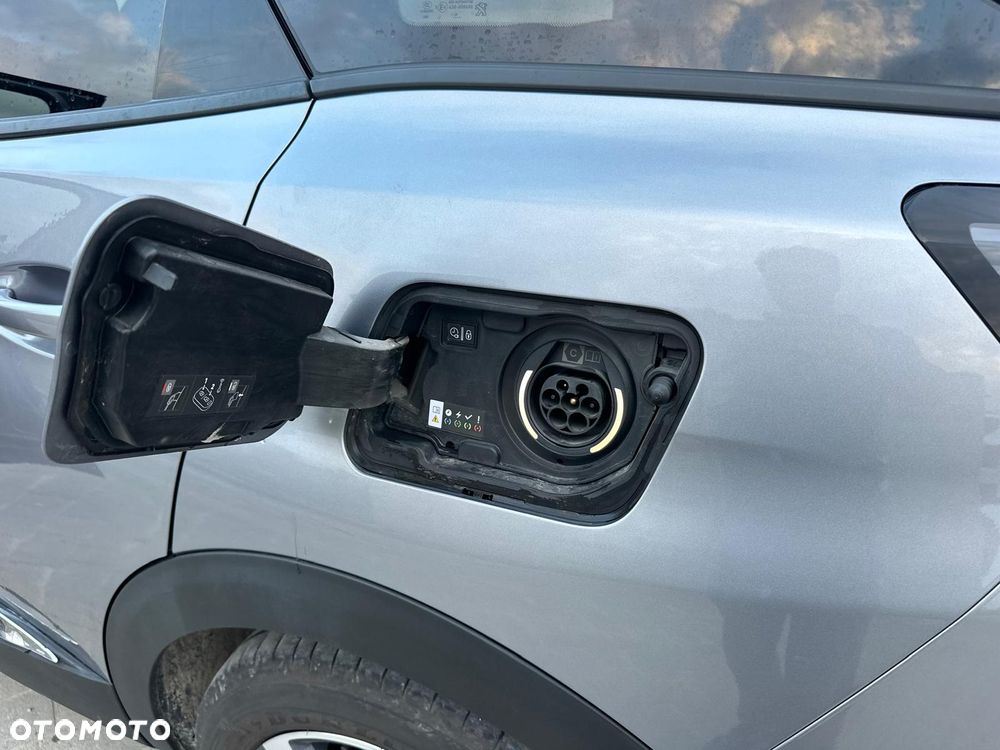 Peugeot 3008 1.6 PureTech Hybrid4 PHEV Allure S&S EAT8 - 26