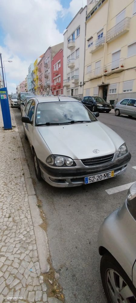 Toyota Avensis Sedan 2.0 TD Sol - 5