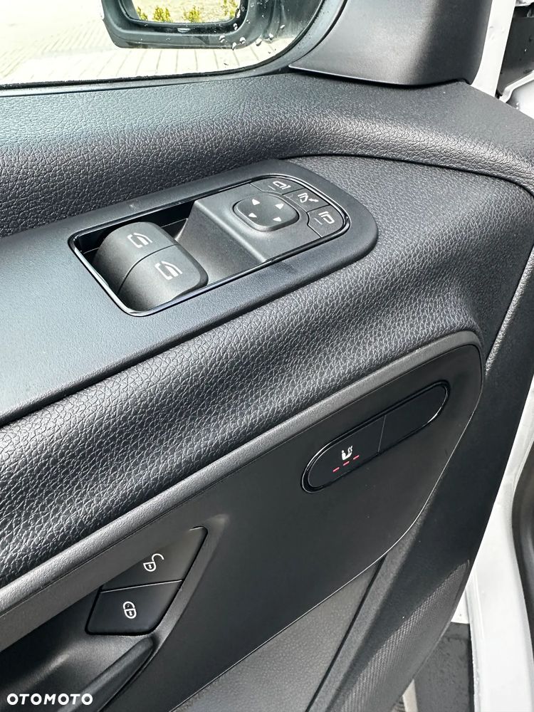 Mercedes-Benz Sprinter - 12
