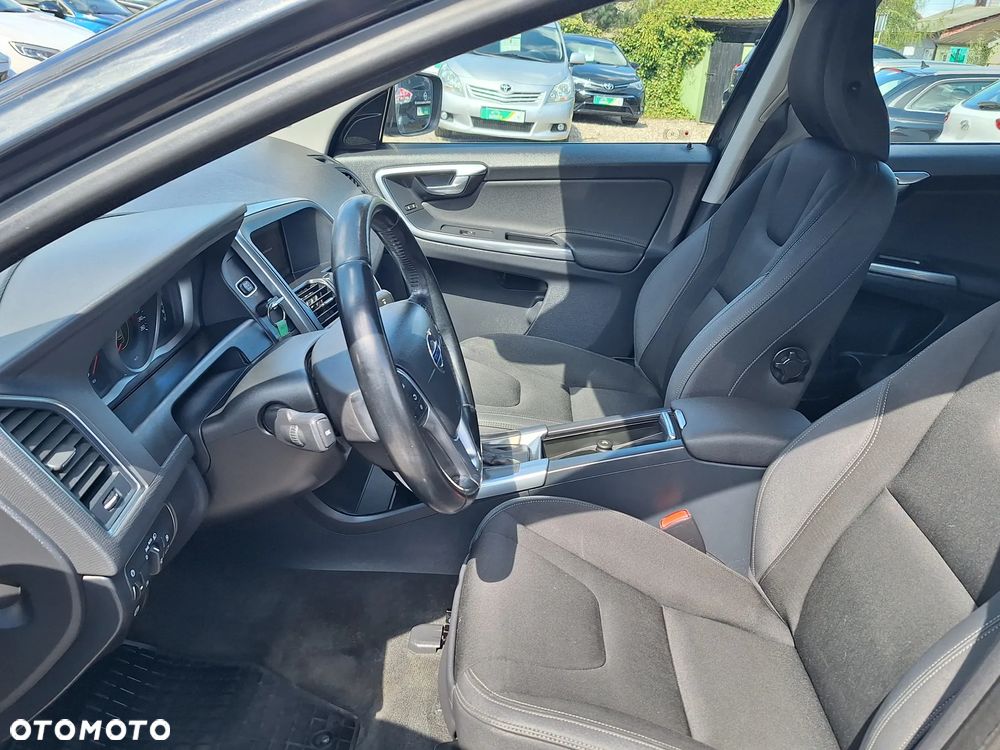 Volvo XC 60 2.4D AWD Momentum - 13