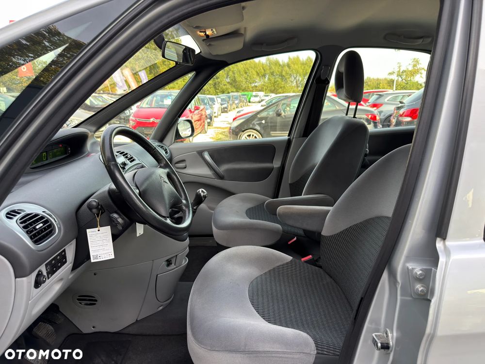 Citroën Xsara Picasso 1.6 16V Impress - 22