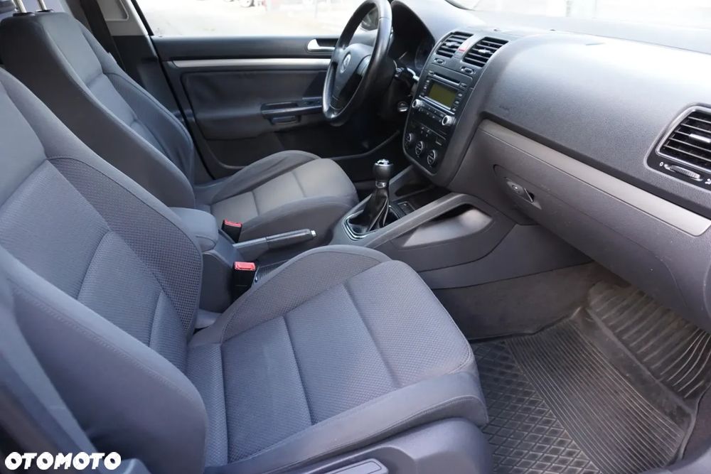 Volkswagen Golf - 16