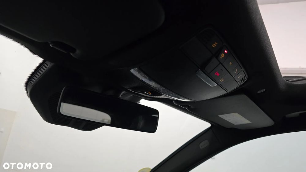 Mercedes-Benz GLC 220 d 4Matic 9G-TRONIC AMG Line Plus - 19