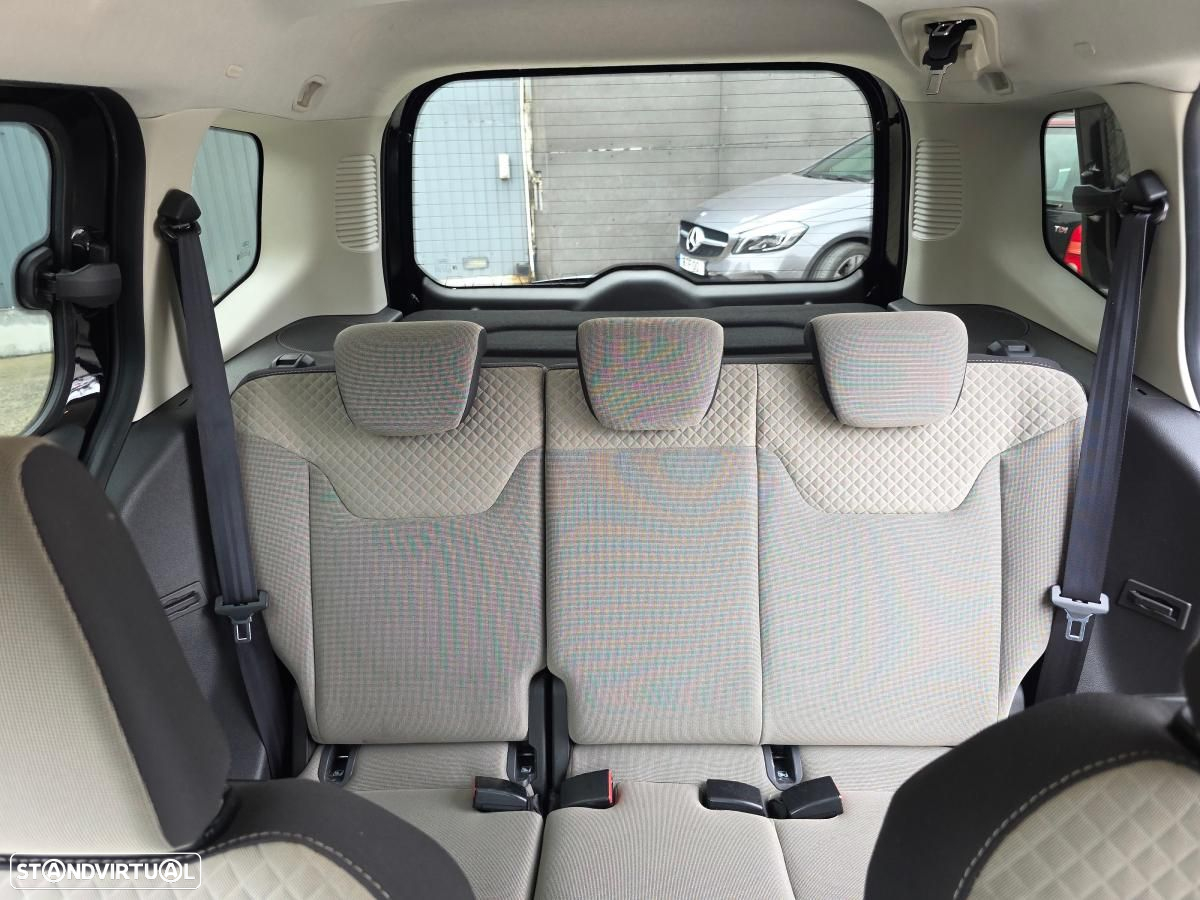 Ford Tourneo Courier 1.0 EcoBoost Titanium - 27