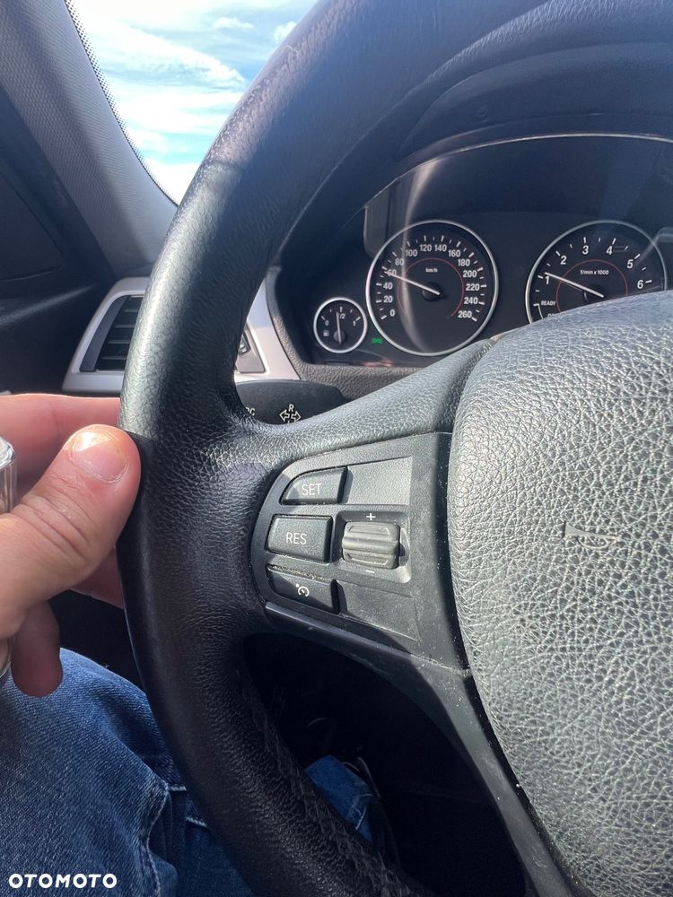 BMW Seria 3 320i xDrive - 18