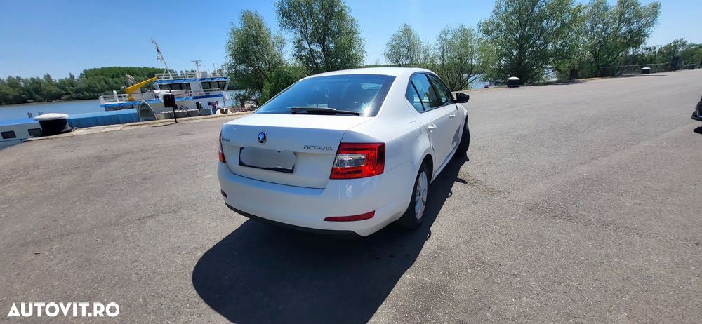 Skoda Octavia 2.0 TDI Style - 6