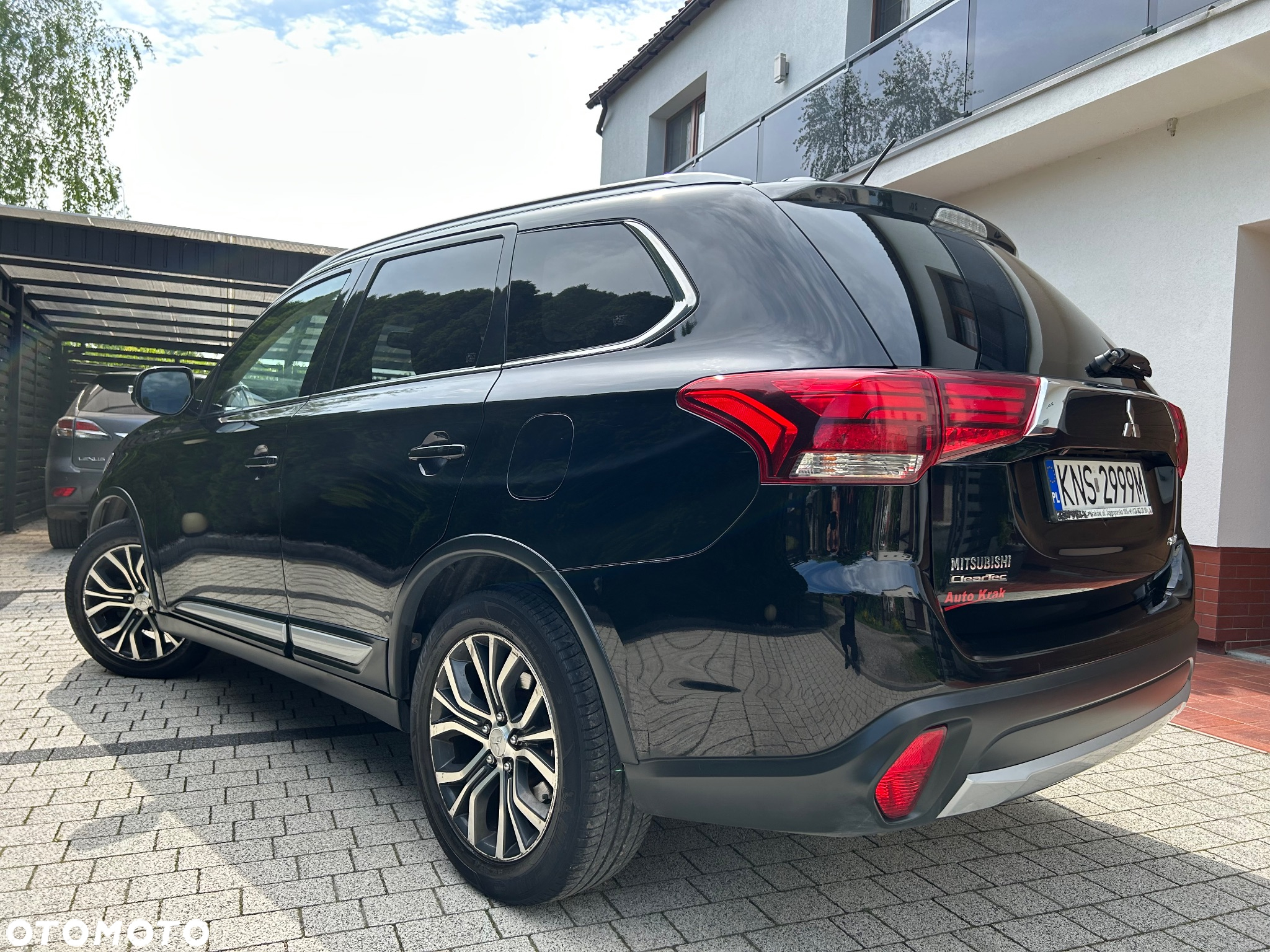 Mitsubishi Outlander 2.0 Instyle + 4WD CVT - 14