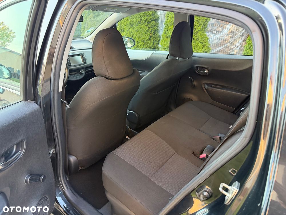 Toyota Yaris Hybrid 100 Life - 16
