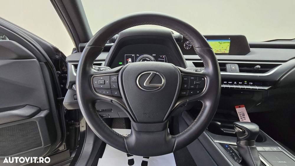 Lexus UX - 14