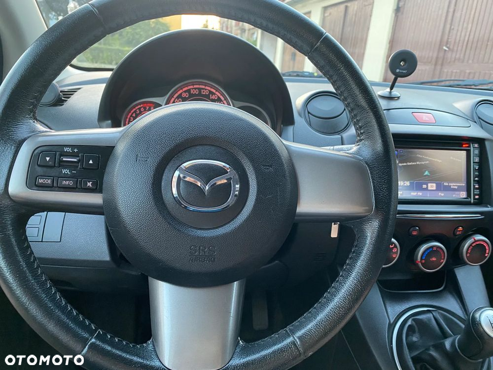 Mazda 2 1.3 Exclusive + - 27