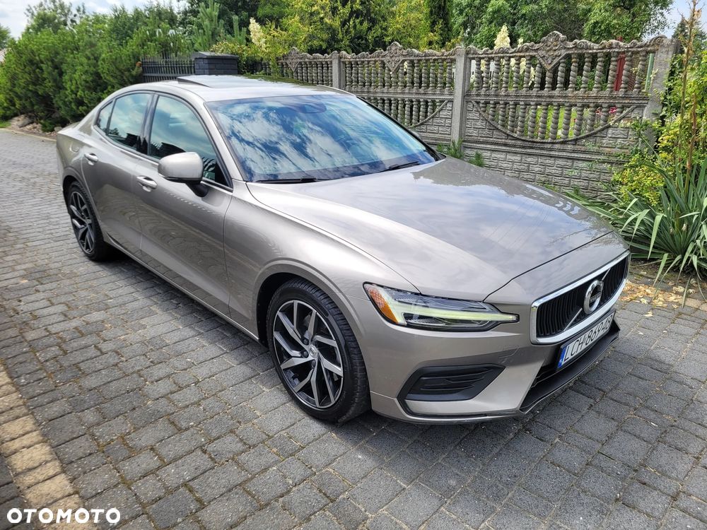 Volvo S60 T5 Momentum Pro - 1