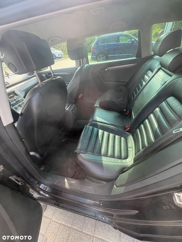 Volkswagen Passat 2.0 TDI BlueMotion Technology R-Line - 9