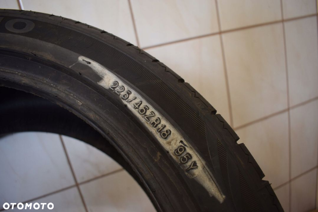 ZR18 225/45 95Y Kumho Ecsta LE Sport - 6
