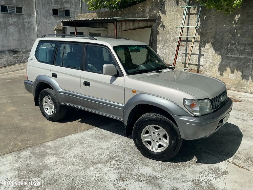 Toyota Land Cruiser - 1