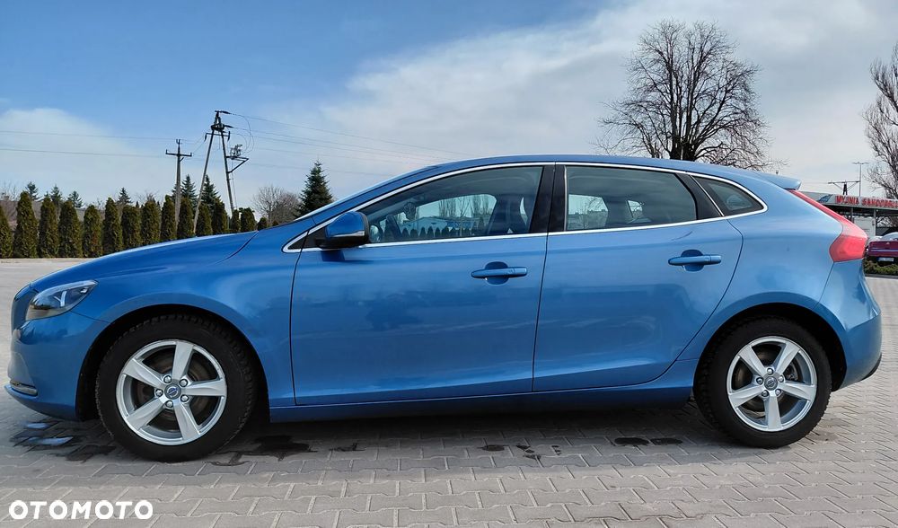 Volvo V40 D2 Momentum - 2