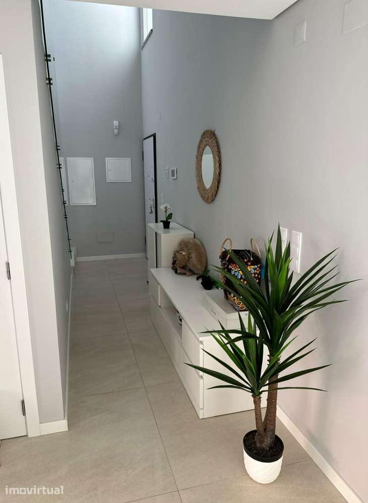 MORADIA T4 - Grande imagem: 4/18
